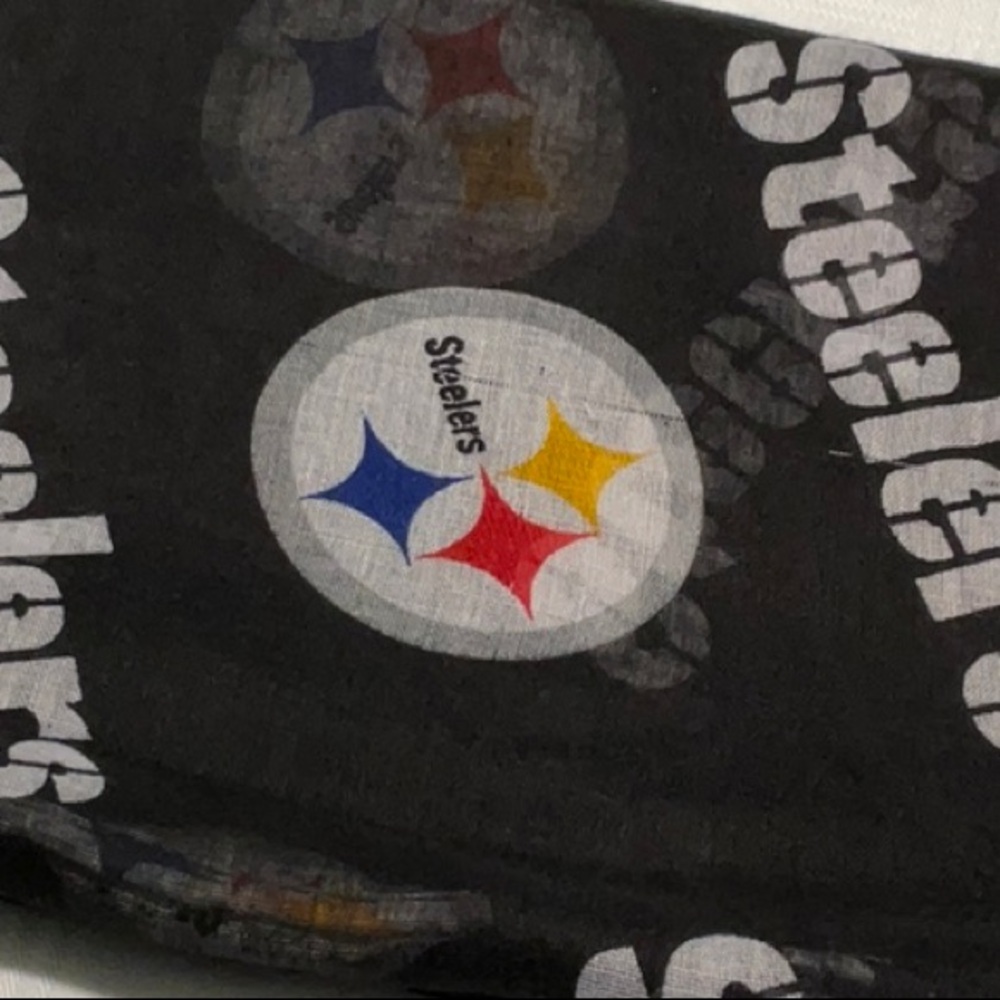 Pittsburgh Steelers Black Infinity Scarf - Picture 4 of 5